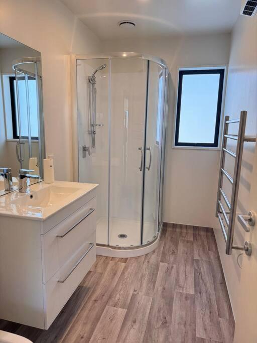 Cbd Luxury Parkside Living 2 Bedroom With Parking クライストチャーチ エクステリア 写真